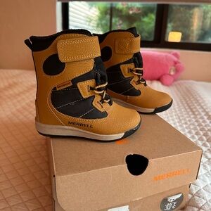 Merrell Snow Bank Jr Kids Tan and Black Waterproof  Winter Boots size 6